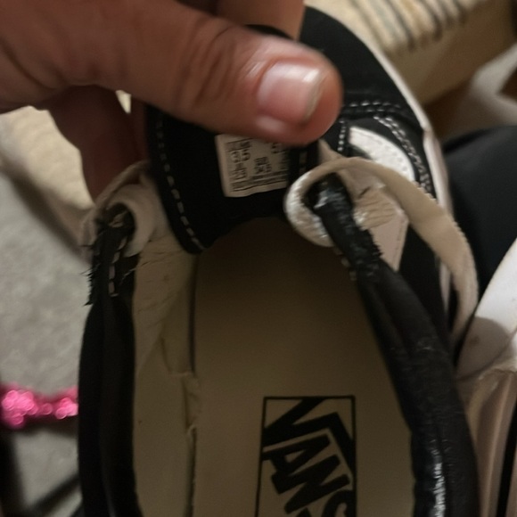 NWOB black and white kids size 3.5 us boys vans sneaker low top lace up suede - Picture 11 of 14